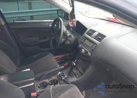 2003 Honda Accord 2.4 Lx z USA, uszkodzony, nr VIN 1HGCM56363A050935